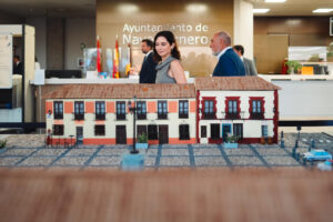 La presidenta de la Comunidad de Madrid, Isabel Díaz Ayuso, este miércoles en Navalcalnero, en cuyo Ayuntamiento se celebra la reunión del Consejo de Gobierno de forma extraordinaria. EFE/ Comunidad De Madrid  
***SOLO USO EDITORIAL/SOLO DISPONIBLE PARA ILUSTRAR LA NOTICIA QUE ACOMPAÑA (CRÉDITO OBLIGATORIO)***