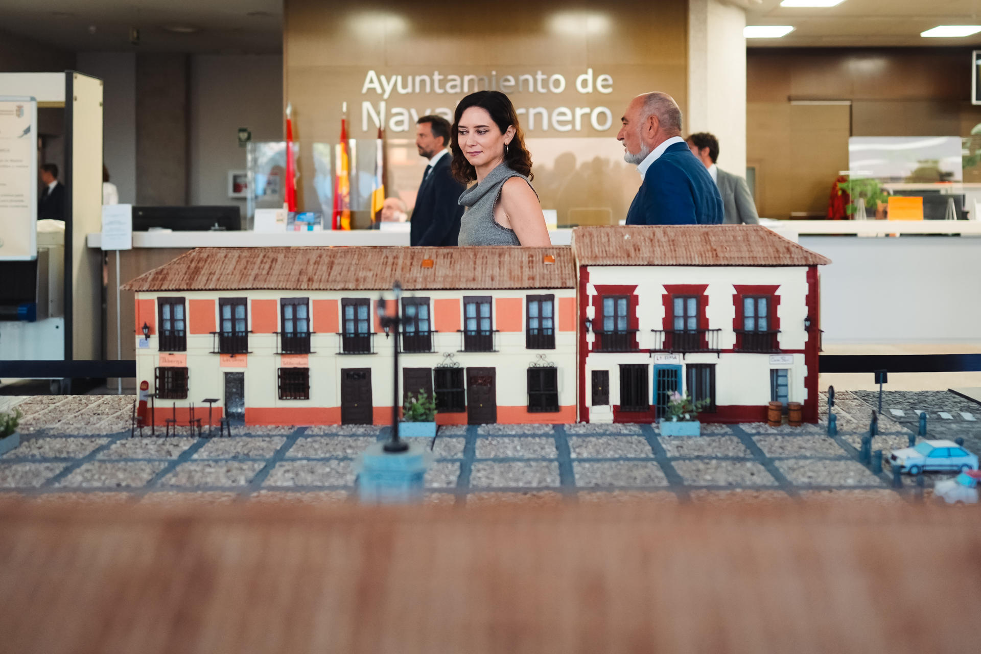 La presidenta de la Comunidad de Madrid, Isabel Díaz Ayuso, este miércoles en Navalcalnero, en cuyo Ayuntamiento se celebra la reunión del Consejo de Gobierno de forma extraordinaria. EFE/ Comunidad De Madrid  
***SOLO USO EDITORIAL/SOLO DISPONIBLE PARA ILUSTRAR LA NOTICIA QUE ACOMPAÑA (CRÉDITO OBLIGATORIO)***