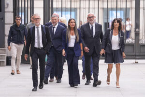 La portavoz de Junts Míriam Nogueras (c), en el Congreso de los Diputados el pasado mes de septiembre. EFE/ Borja Sánchez-Trillo