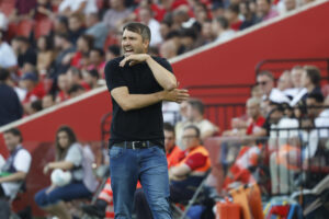El técnico argentino del Alavés, Eduardo Coudet, durante el encuentro disputado el pasado sábado contra el Mallorca. EFE/CATI CLADERA