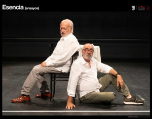 Juan Echanove y Joaquín Climent en un ensayo de 'Esencia', la obra que abre la temporada del Teatro Español. Cedida por el Teatro Español