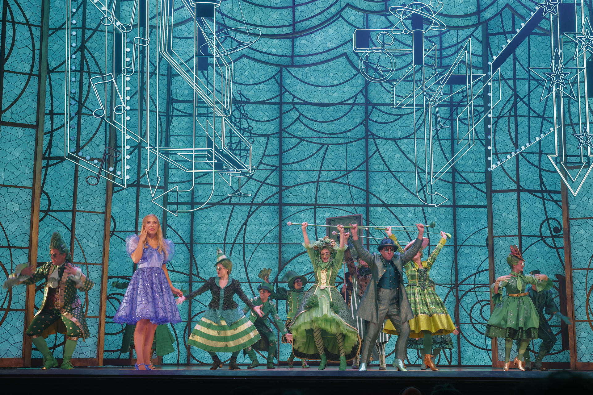 Un momento del pase gráfico de Wicked, el Musical, este miércoles en el Nuevo Teatro Alcalá de Madrid. EFE/ J.P.Gandul