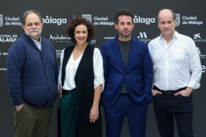 Fotografía de archivo del 18 de marzo de 2025 que muestra de izquierda a derecha, al director Gerardo Minutti; los actores María Elena Pérez; Néstor Guzzini y Marcelo Subbioto posando durante el 28º Festival de Málaga, en Málaga (España). EFE/ Daniel Pérez/ ARCHIVO
