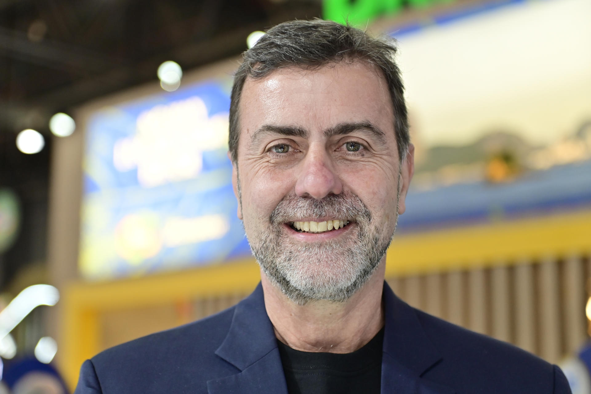 El presidente de Embratur (Brasil), Marcelo Freixo, al posara este martes, 30 de septiembre, durante una entrevista con EFE, en el marco de la Feria Internacional de Turismo (FIT), en Buenos Aires (Argentina). EFE/Matías Campaya
