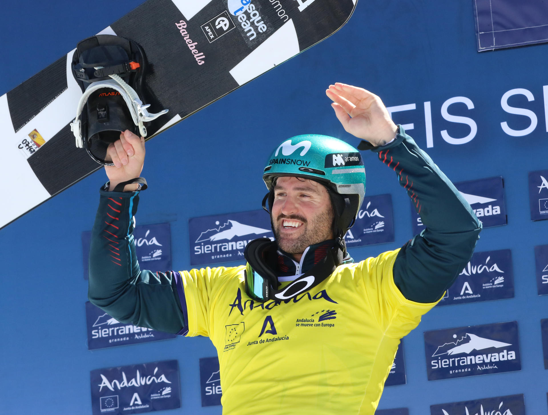 El snowboarder español Lucas Eguibar, campeón mundial y ganador de la Copa del Mundo de boardercross, en una foto de archivo. EFE/Pepe Torres