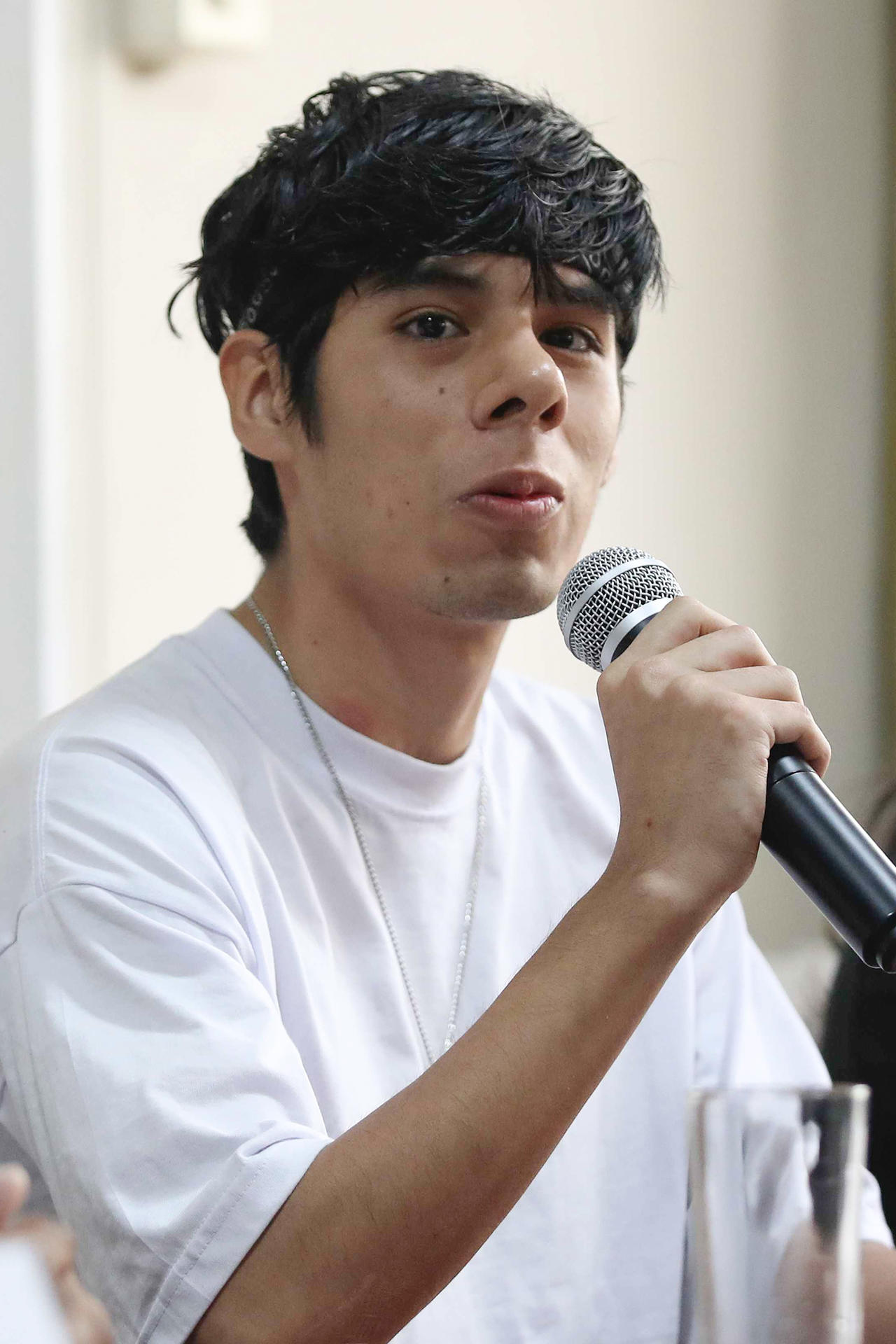 AME5700. LIMA (PERÚ), 07/10/2025.- El representante de la Generación Z, Yackov Solano, habla en una rueda de prensa este 7 de octubre de 2025, en la Coordinadora Nacional de Derechos Humanos, en Lima (Perú). EFE/ Paolo Aguilar
