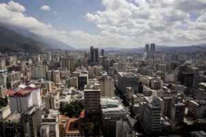 Panorámica de archivo en donde se ve el centro de Caracas (Venezuela). EFE/MIGUEL GUTIÉRREZ