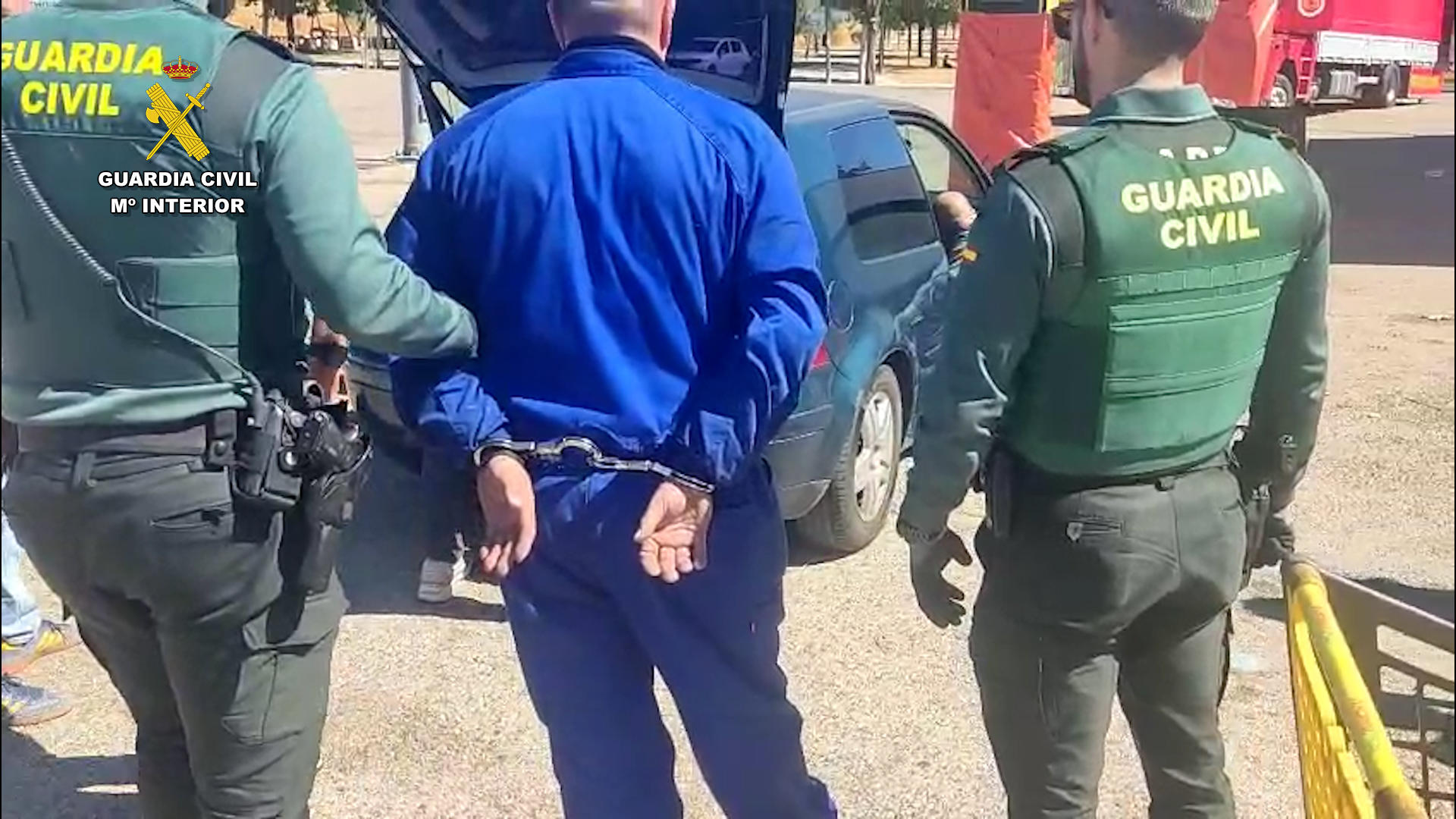 La Guardia Civil ha detenido a cuatro personas, una de ellas en Olivenza (Badajoz), por ser los presuntos autores de los asesinatos de dos hermanos, ocurrido en diciembre de 2023 en Casarrubios del Monte (Toledo) y, tras pasar a disposición judicial, han ingresado en prisión provisional y sin fianza. EFE/Guardia Civil / SOLO USO EDITORIAL/SOLO DISPONIBLE PARA ILUSTRAR LA NOTICIA QUE ACOMPAÑA (CRÉDITO OBLIGATORIO)