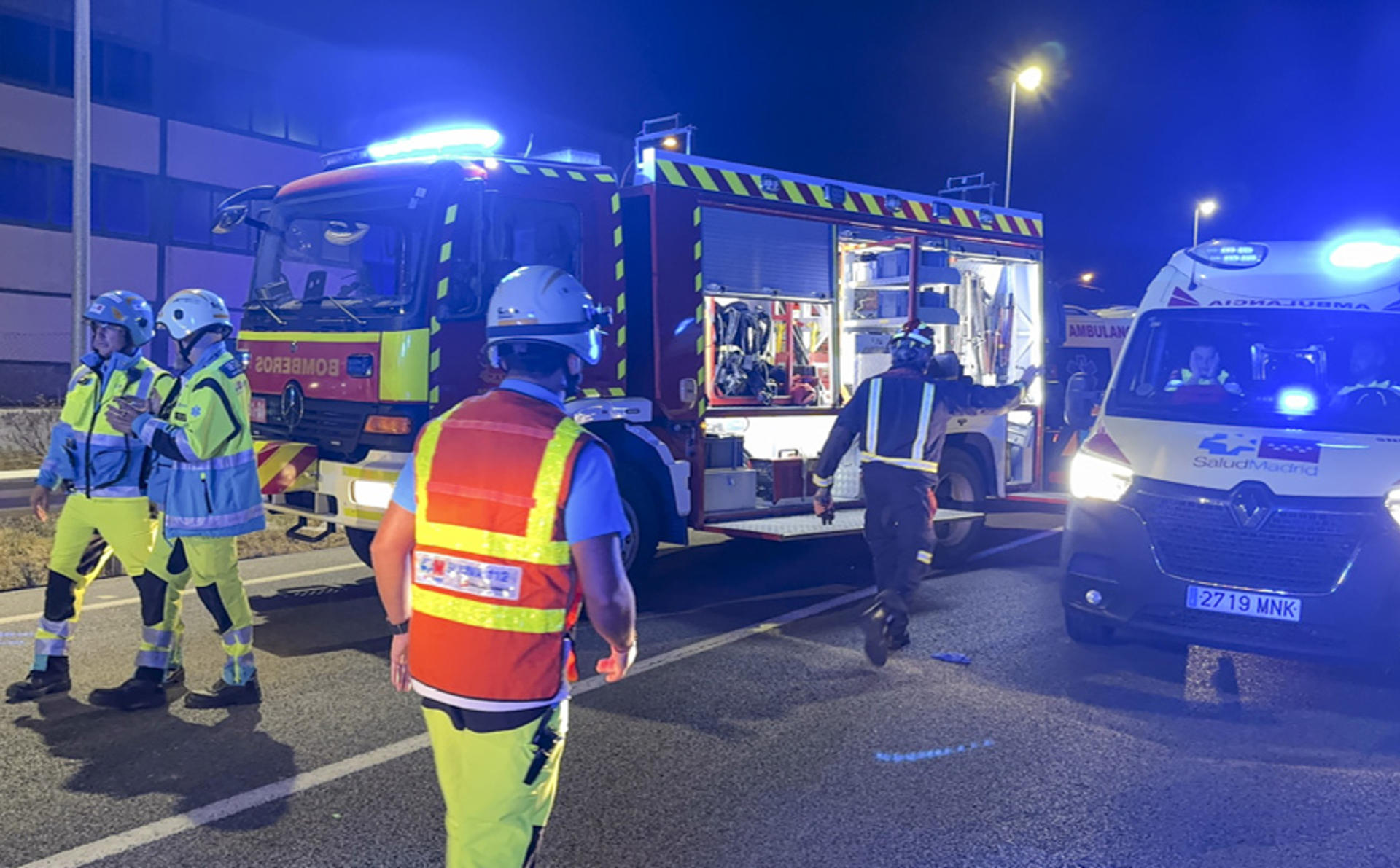 Una persona ha muerto y otras dos han resultado heridas graves este viernes por la tarde en una colisión frontal entre dos vehículos ocurrida en el kilómetro 27 de la carretera M-404 a su paso por la localidad de Torrejón de Velasco, al sur de la Comunidad de Madrid. EFE/Comunidad de Madrid SÓLO USO EDITORIAL, PERMITIDO SU USO SÓLO EN RELACIÓN A LA INFORMACIÓN QUE APARECE EN EL PIE DE FOTO (CRÉDITO OBLIGATORIO)