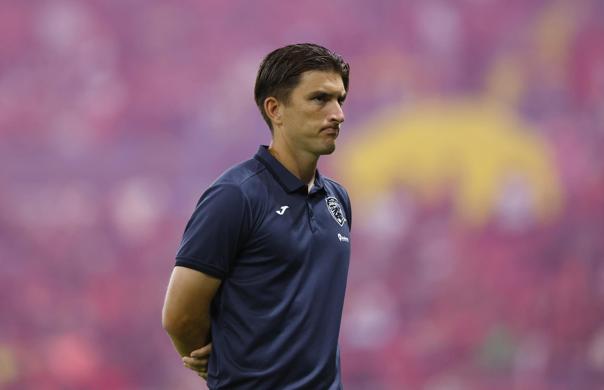 El técnico de Juárez FC, Martin Varini, reacciona durante un partido entre Atlas vs Juárez FC este viernes, en el estadio Jalisco, en Guadalajara (México). EFE/Francisco Guasco