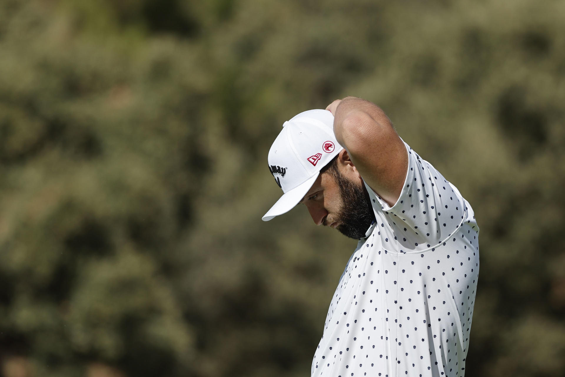 El golfista español Jon Rahm, durante la primera jornada del Abierto de España de golf este jueves en el Club de Campo Villa de Madrid. EFE/ Sergio Pérez