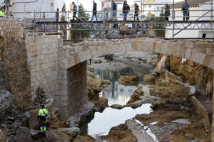 Aspecto del puente de Chiva tras la tragedia de la dana de octubre de 2024. EFE/ Kai Försterling/Archivo