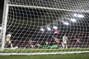 El centrocampista del Athletic Club Alejandro Rego (2i), celebra su gol contra el Mallorca. EFE/ Luis Tejido
