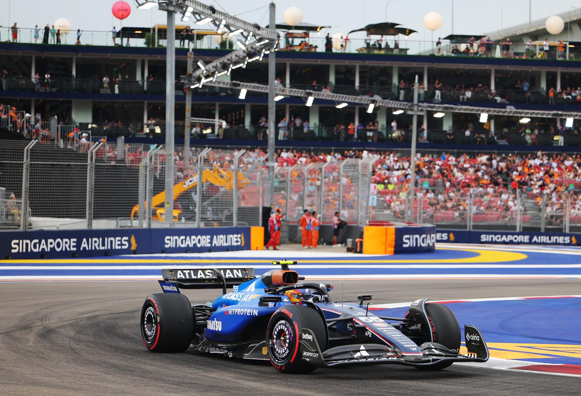 El piloto español de Williams Carlos Sainz en la calificación del Gran Premio de Singapur EFE/EPA/FAZRY ISMAIL