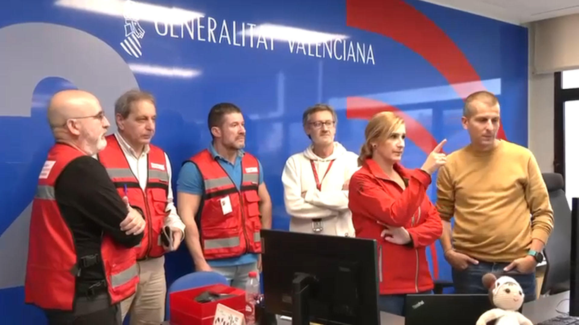 Captura de un vídeo de la reunión del Cecopi grabado por la productora contratada por Emergencias de la Generalitat en la mañana del 29 de octubre, el día de la dana, en el que la entonces consellera de Interior, Salomé Pradas, 2d, ya mostró antes del mediodía preocupación por la situación que se pudiera dar en los barrancos. EFE/Emergencias Generalitat Valenciana -SOLO USO EDITORIAL/SOLO DISPONIBLE PARA ILUSTRAR LA NOTICIA QUE ACOMPAÑA (CRÉDITO OBLIGATORIO)-