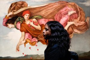 Un visitante observa una obra de arte 'Nuit et Sommeil' de Evelyn De Morgan en exhibición en la exposición 'Explore the mysteries of sleep' (L'Empire du sommeil) en el Museo Marmottan de París en París, Francia, 08 de octubre de 2025. La exposición se lleva a cabo del 09 de octubre de 2025 al 01 de marzo de 2026. (Francia) EFE/EPA/MOHAMMED BADRA
