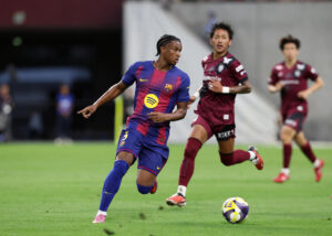 El defensa del Barcelona Alejandro Balde durante un amistoso en Japón. EFE/ Buddhika Weerasinghe