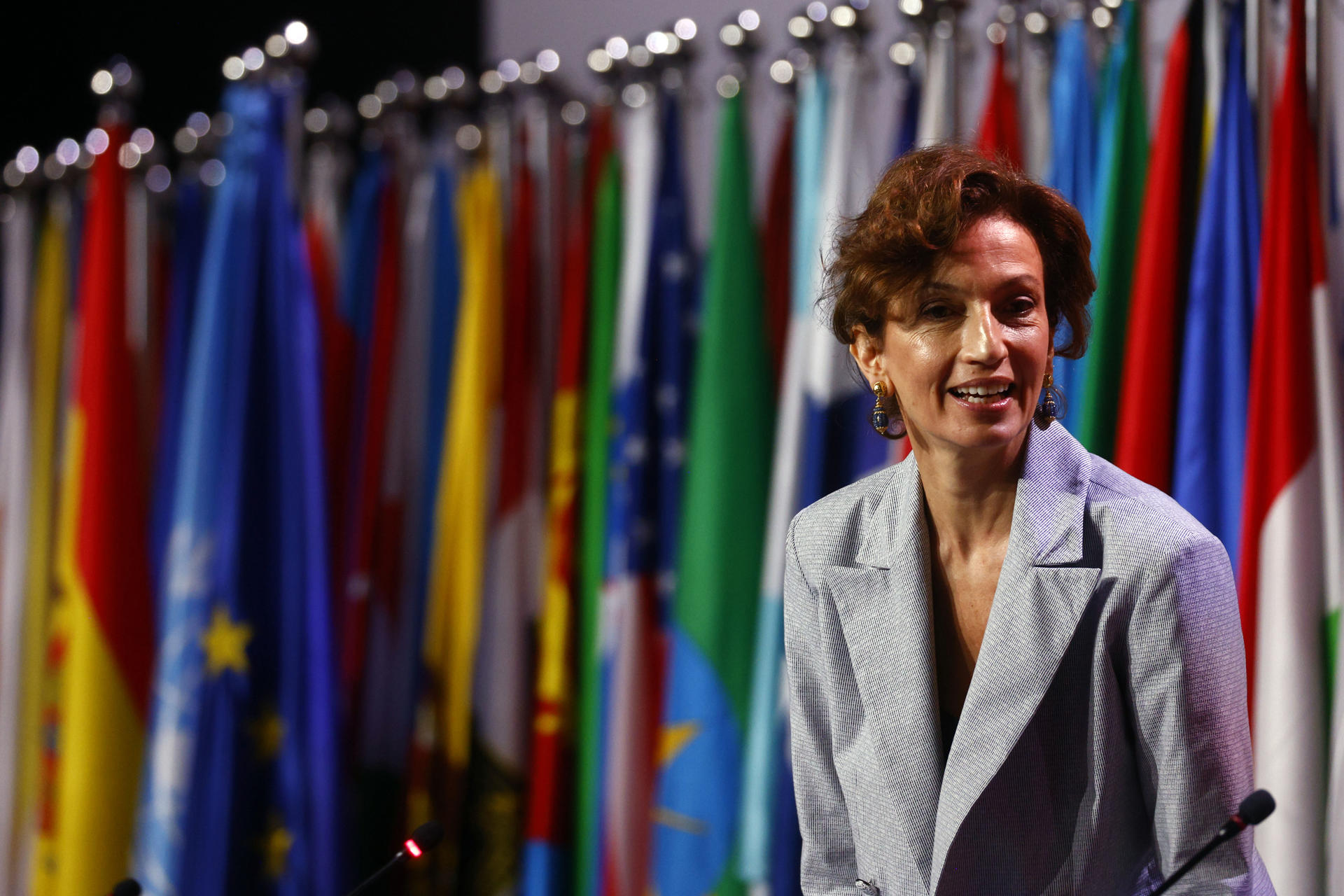 La directora general de la UNESCO, Audrey Azoulay, durante la clausura de la conferencia Mondiacult, organizada por la UNESCO, después de tres días de sesiones en Barcelona. EFE/Quique García