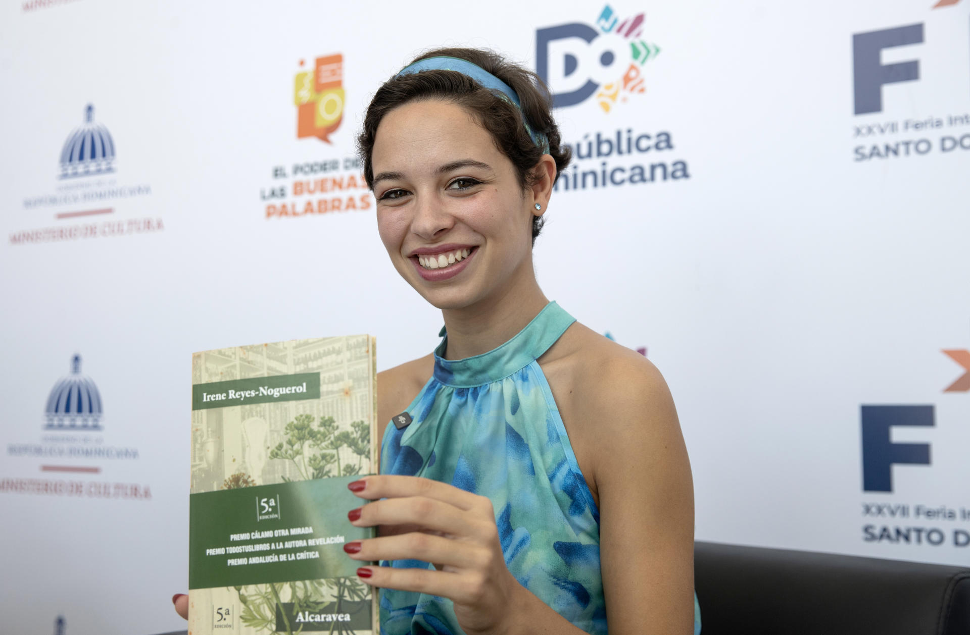 La escritora española Irene Reyes-Noguerol, posa durante una entrevista con EFE el 29 de septiembre de 2025, en Santo Domingo (República Dominicana). EFE/ Orlando Barría