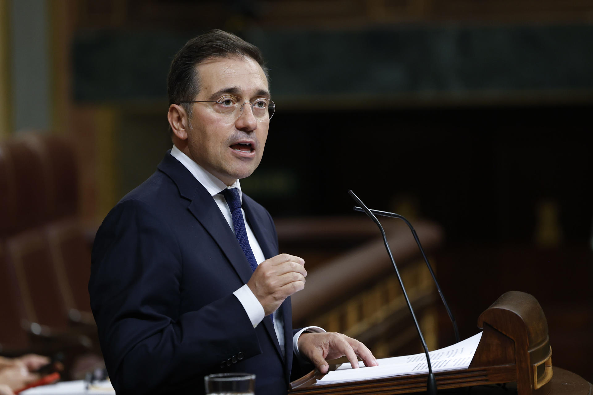 El ministro de Asuntos Exteriores, Unión Europea y Cooperación, José Manuel Albares comparece a petición propia ante el pleno de la Cámara este miércoles. EFE/Chema Moya