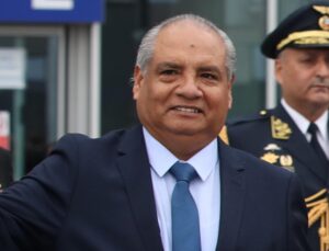 Fotografía de archivo del ministro de Transportes y Comunicaciones de Perú, César Sandoval, durante un acto público, en El Callao (Perú). EFE/Paolo Aguilar