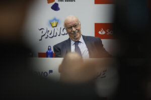 Fotografía de Juan Carlos Hidalgo, en la que puede verse en una imagen de archivo del 27 de marzo de 2025 al exseleccionador español Vicente del Bosque. EFE