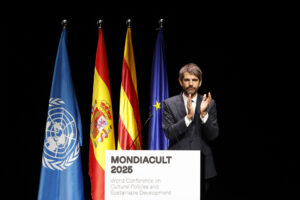- El ministro de Cultura de España, Ernest Urtasun, durante la inauguración de Mondiacult 2025. EFE/Toni Albir