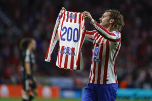 Griezmann su gol 200 con el Atlético, tras anotar el 3-0 al Eintracht. EFE/ Juanjo Martín