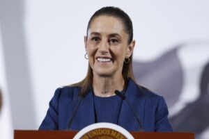 La presidenta de México, Claudia Sheinbaum, habla durante una rueda de prensa este miércoles en Palacio Nacional de la Ciudad de México (México). EFE/Sáshenka Gutiérrez