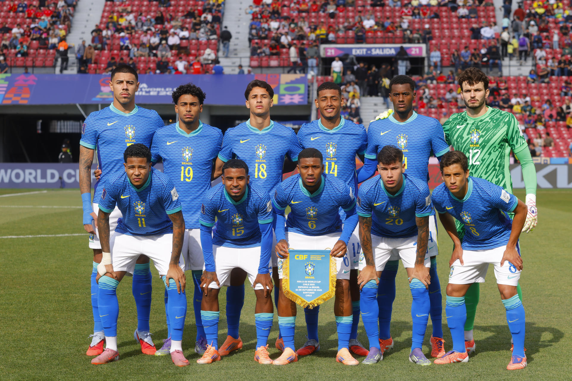 Brasil quedó última del Grupo C tras dos derrotas ante Marruecos y España, y sacar apenas un punto de nueve posibles con el empate ante México en el Mundial Sub-20 de Chile. EFE/Esteban Garay
