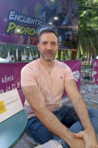 El escritor Pedro Mañas, autor, junto al ilustrador David Sierra, de la popular serie infantil Anna Kadabra, que en poco más de tres años ha superado el millón de ejemplares vendidos, ha asegurado este viernes que el público infantil "lee mucho más de lo que se suele pensar en España". Mañas, que ha participado este viernes en la XII edición del Salón del Cómic e Ilustración de Castilla-La Mancha que se celebra en Ciudad Real, ha destacado, en declaraciones a EFE, la vitalidad del mercado de la literatura infantil en España. EFE/Beldad
