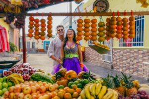 Fotografía sin fechar cedida por Sony Music Colombia que muestra a los artistas colombianos Carlos Vives (i) y la vocalista de Bomba Estéreo Li Saumet posando en Santa Marta (Colombia) EFE/ Sony Music Colombia