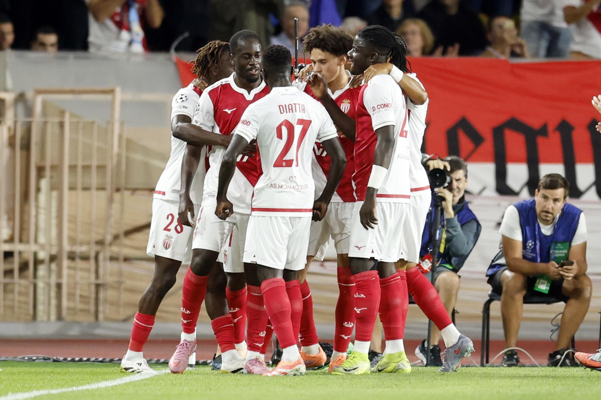 Jordan Teze celebra el gol durante el partido de la UEFA Champions League que han jugado AS Monaco y Manchester City, en Mónaco. EFE/EPA/SEBASTIEN NOGIER
