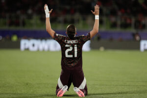 Tahiel Jiménez, de México, celebra un gol en el partido de octavos de final ante Chile del Mundial Sub-20. EFE/Adriana Thomasa