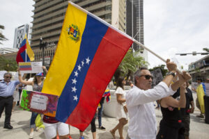 Fotografía de archivo de exiliados venezolanos. EFE/MATIAS J. OCNER