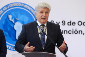 El representante especial del Secretario General de la ONU y jefe de la Misión de Verificación de la ONU en Colombia, Miroslav Jenca, habla en la ceremonia de apertura de la III Conferencia Ministerial de América Latina y el Caribe sobre Operaciones de Mantenimiento de la Paz de la ONU, este miércoles en Luque (Paraguay). EFE/ Juan Pablo Pino