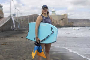 La 'rider' canaria Alexandra Rinder, que recientemente se proclamó por tercera vez campeona del mundo de bodyboard, durante la entrevista con la Agencia EFE. EFE/Quique Curbelo