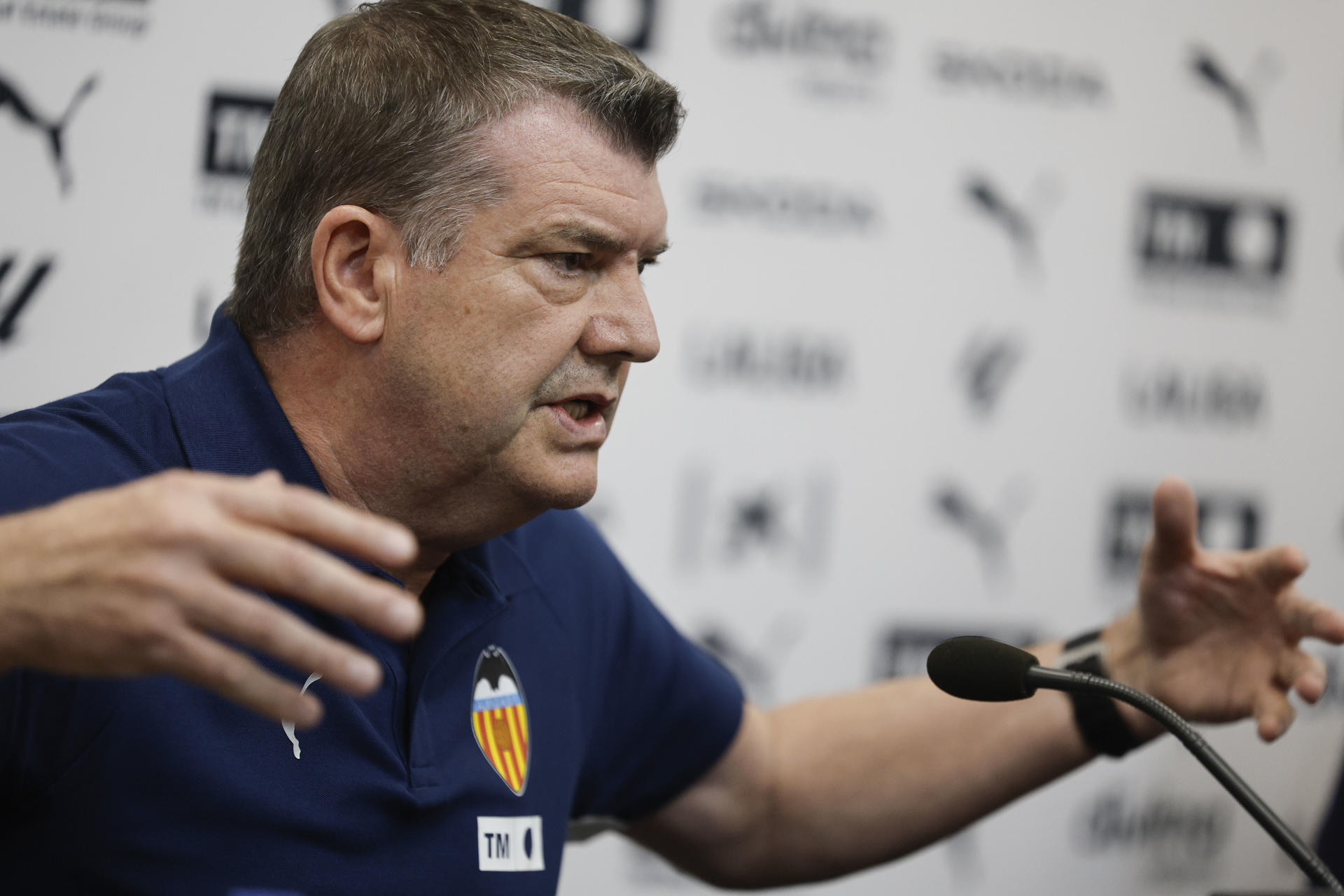 Ron Gourlay, CEO del Valencia CF, durante la rueda de prensa en el Media Center de la Ciutat Esportiva de Paterna.-EFE/ Kai Forsterling
